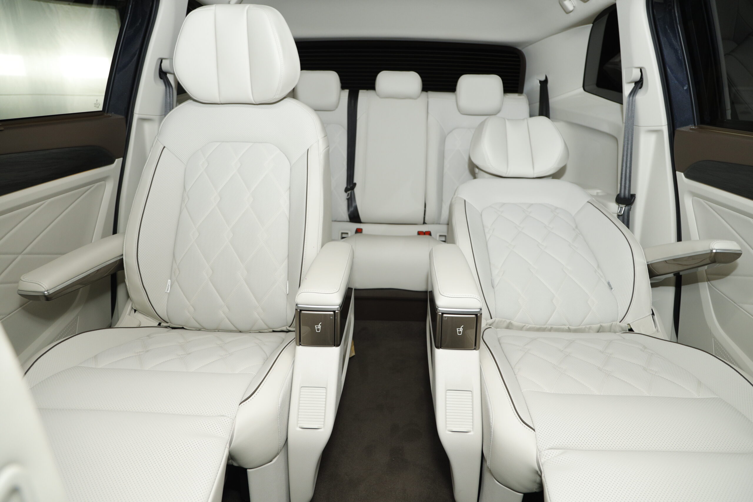 Viloran Luxury 2025 - Giảm Tiền Mặt 100 Triệu Viloran Luxury 2025 - Giảm Tiền Mặt 100 Triệu
