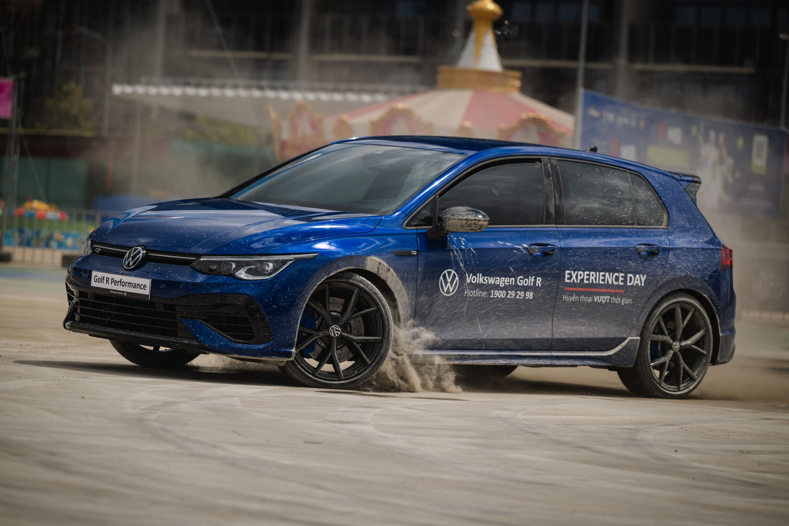 VW Golf R Xanh lapiz