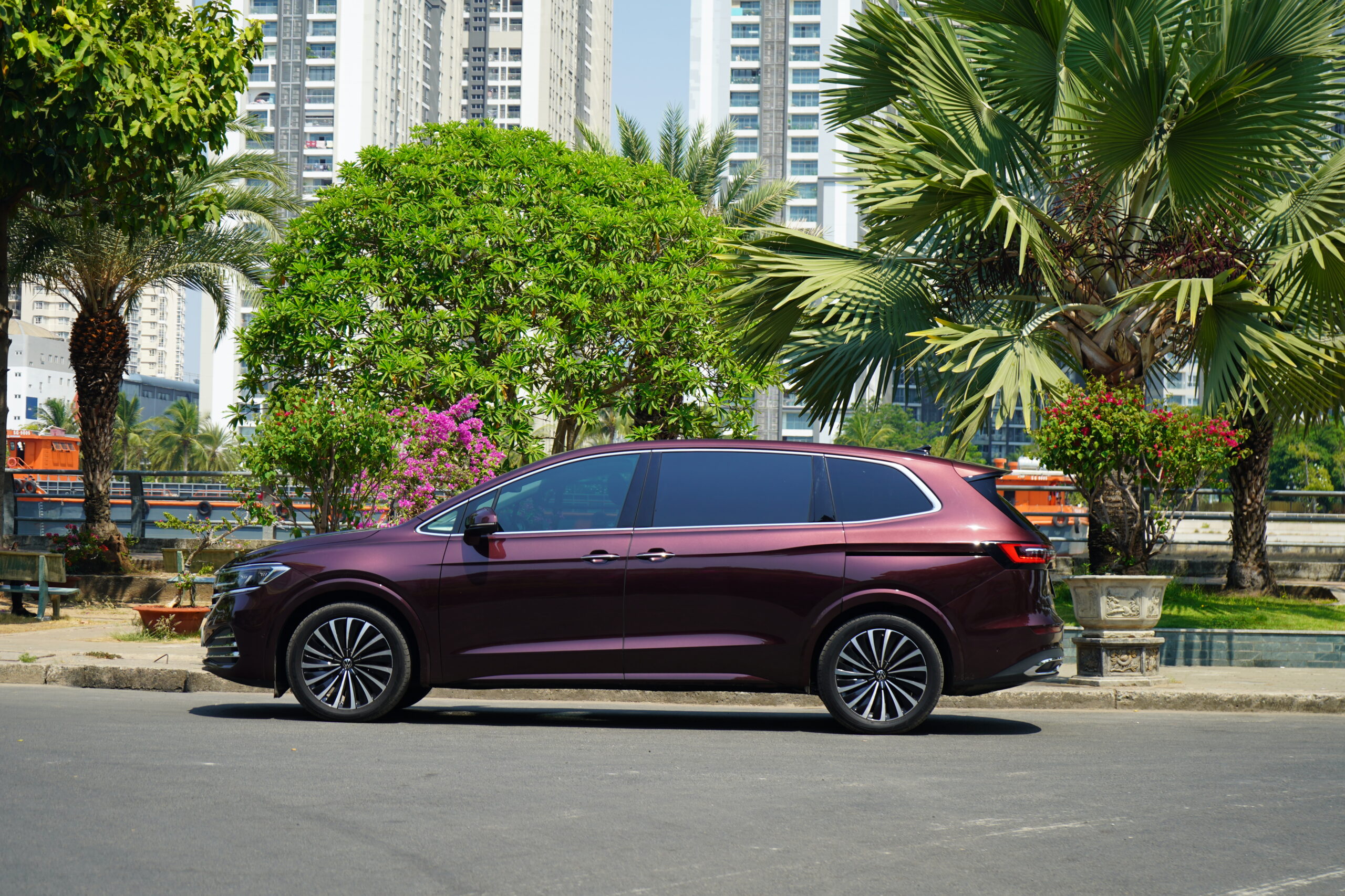 Viloran Luxury 2025 - Giảm Tiền Mặt 100 Triệu Viloran Luxury 2025 - Giảm Tiền Mặt 100 Triệu