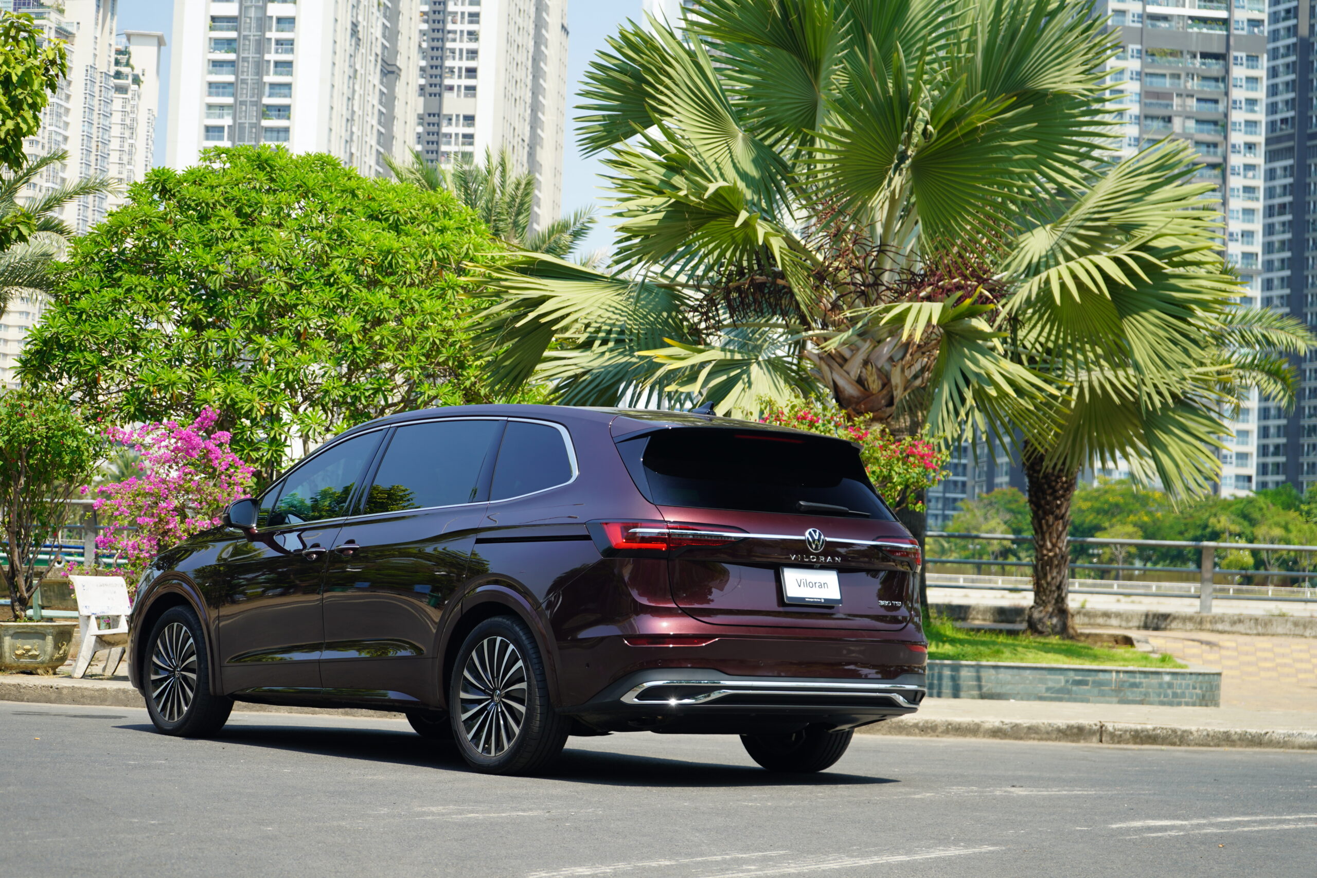 Viloran Luxury 2025 - Giảm Tiền Mặt 100 Triệu Viloran Luxury 2025 - Giảm Tiền Mặt 100 Triệu