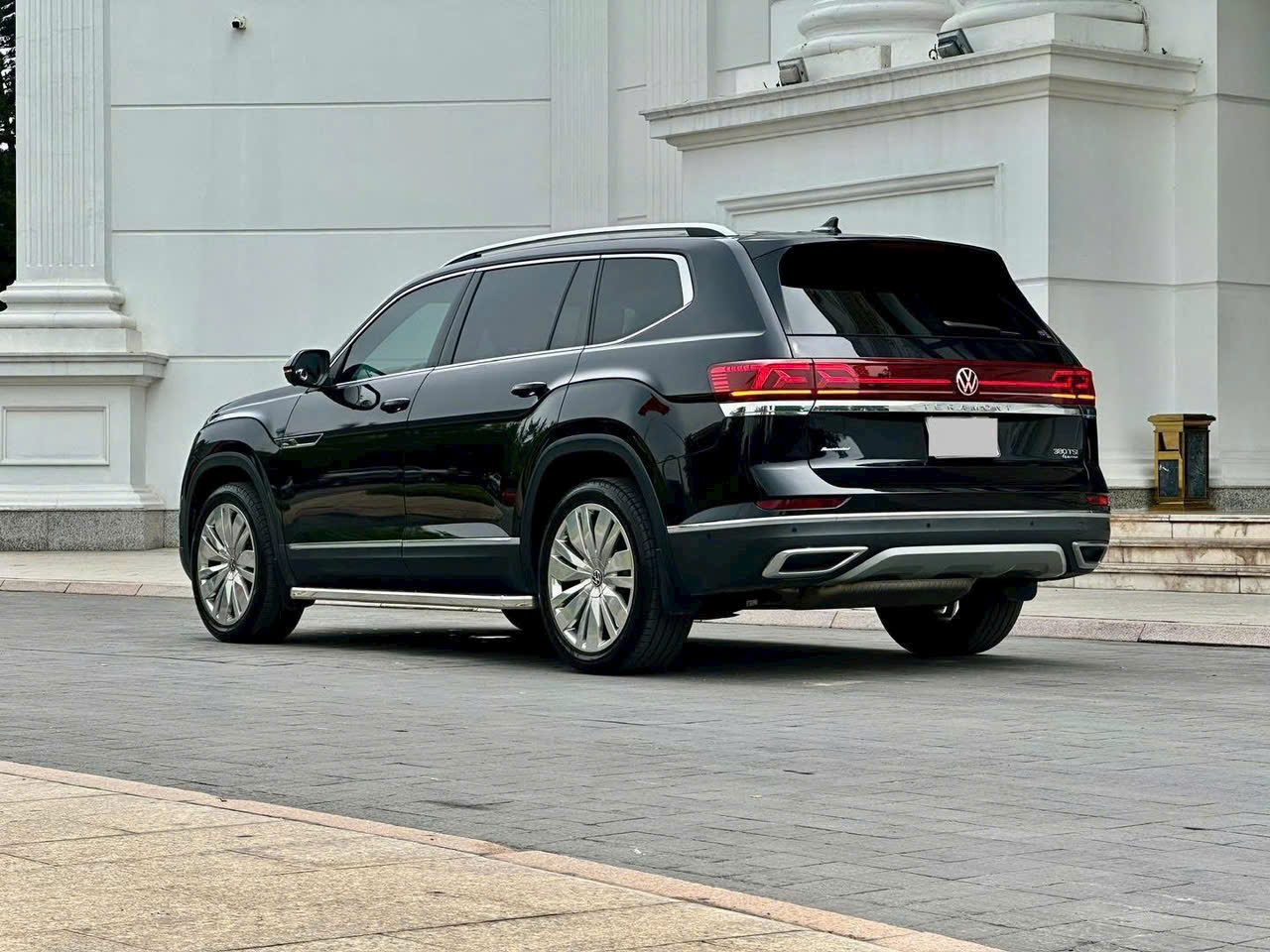 Teramont President Đen